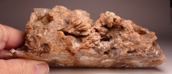 Graveyard Point Plume Agate from Graveyard Point, Owyhee Canyon, Oregon [db_pics/pics/DSC04536.jpg]