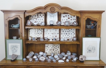 Hauser Bed Agates and Artwork CA Collection from Hauser Beds, Imperial County, CA, USA [db_pics/pics/HAU111-image.JPG]