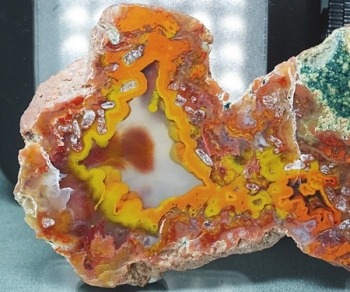 Moroccan Agate from Agouim, Ouarzazate, Morocco [db_pics/pics/MGA11-image3.JPG]