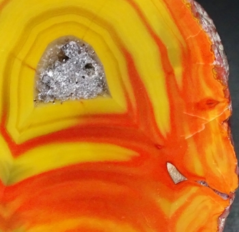 Chinese Fighting Blood Agate from Traditional Mine, Hebei Province, China [db_pics/pics/TAT01-image3.JPG]