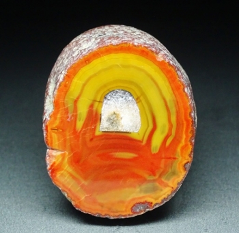 Chinese Fighting Blood Agate from Traditional Mine, Hebei Province, China [db_pics/pics/TAT02-image.JPG]