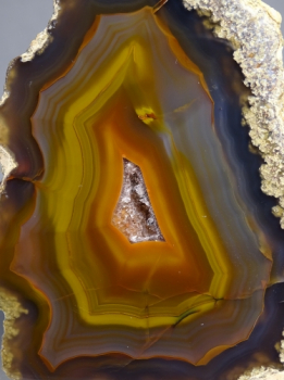 Condor Agate from San Rafael, Mendoza Province, Argentina [db_pics/pics/b_DSC05141.jpg]