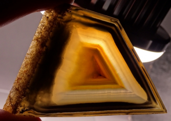 Polyhedroid Agate from Paraiba, Brazil [db_pics/pics/b_DSC05847.jpg]